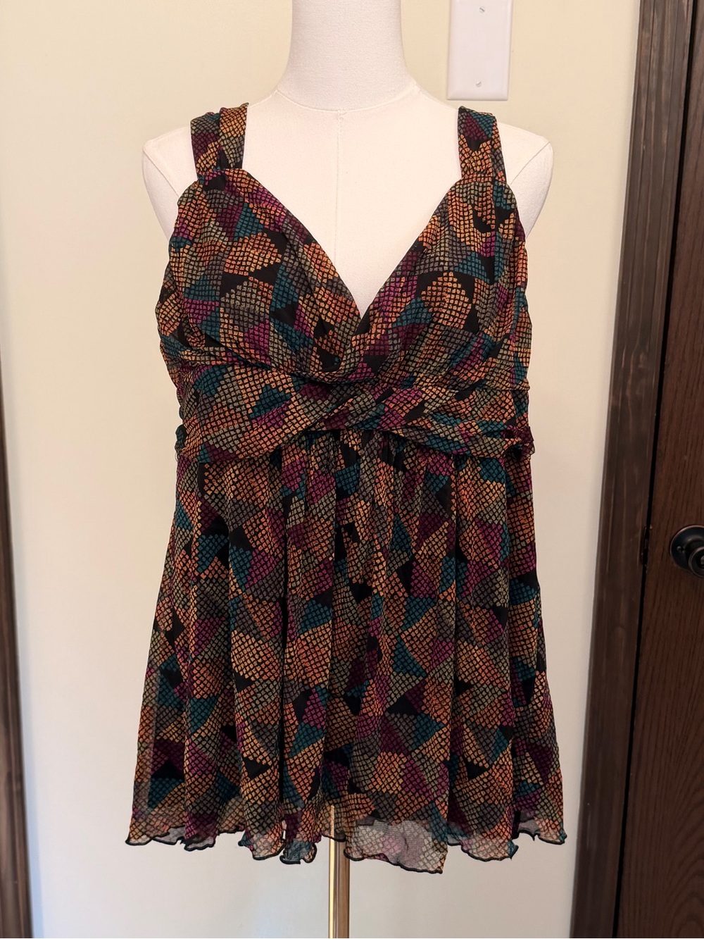 Apt. 9 Multicolor Geometric Twist-Front Sleeveless Camisole